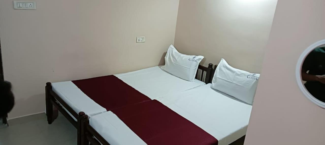 Classic Tourist Home Kochi ภายนอก รูปภาพ